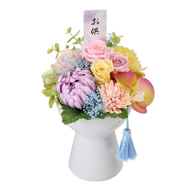 人気の色合いでアレンジしたお悔やみの花