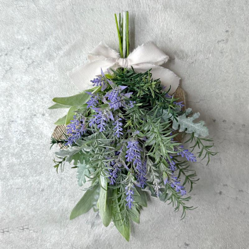 ラベンダーを使ったナチュラルなアーティフィシャルスワッグ