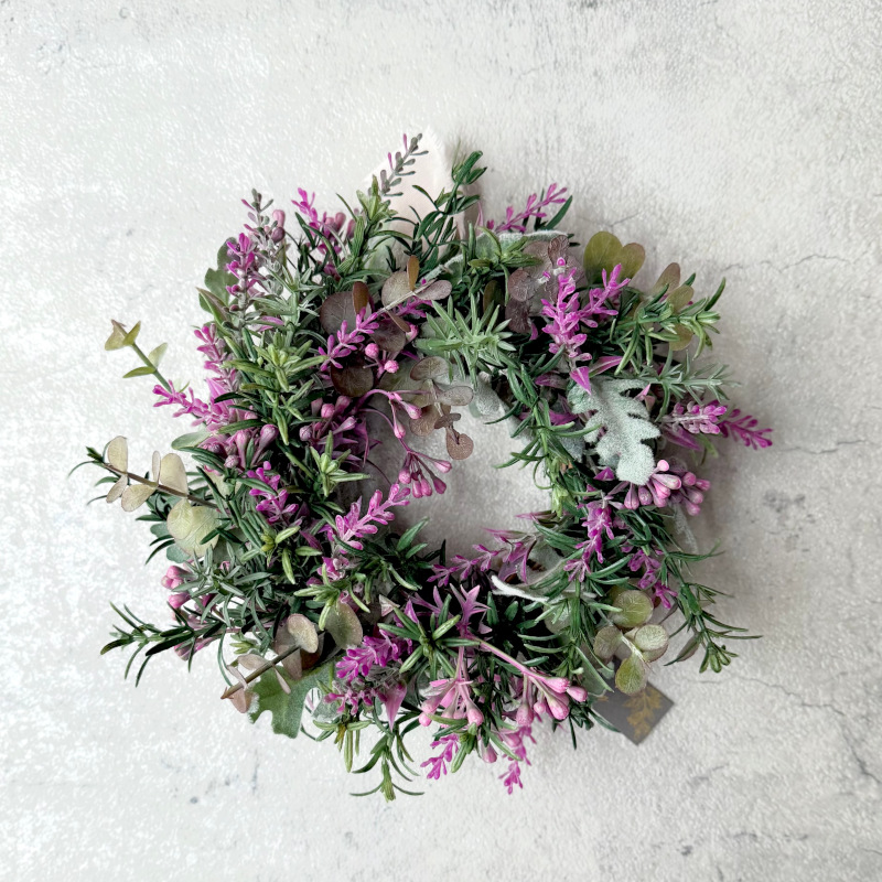 ラベンダーを使ったナチュラルで可愛いリース